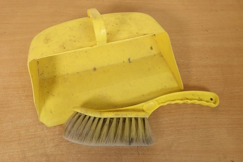Vintage yellow plastic dust - vintage,