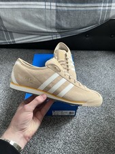 UK 11 Adidas Italia 70s