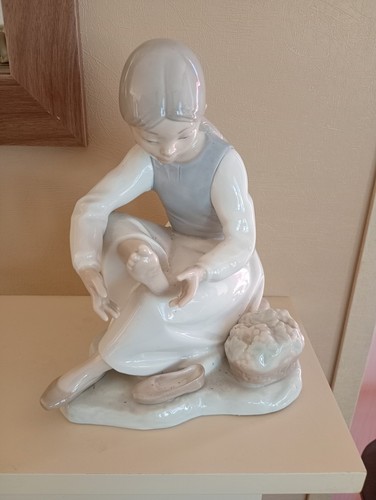 Vtg nao lladro figurines no - by,