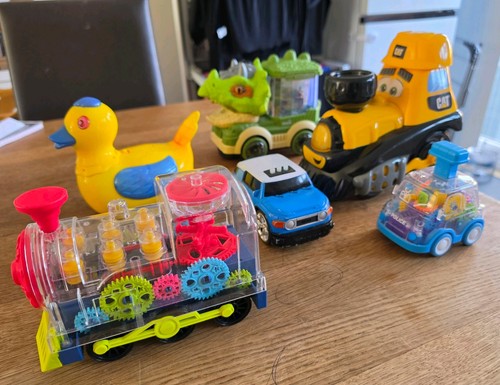 Bundle battery powered - battery, toy