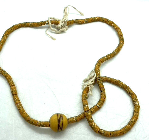 Vintage trade beads - , orange