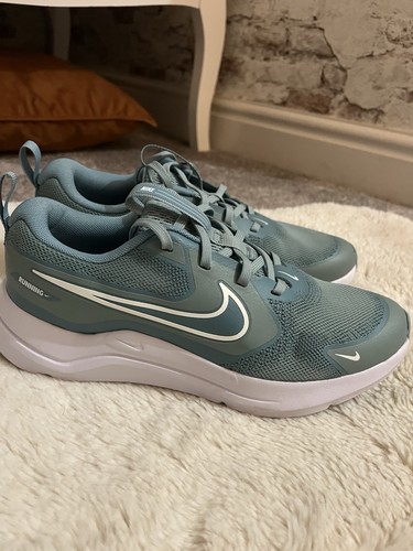 Ladies nike trainers size 5 - trainers, 5.5