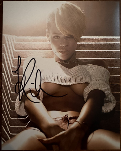 Rihanna signed autographed - rihanna,