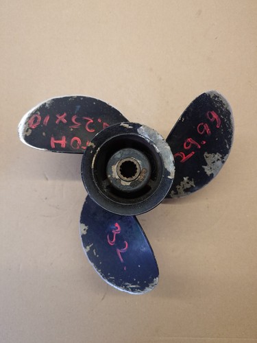 Tohatsu outboard propeller