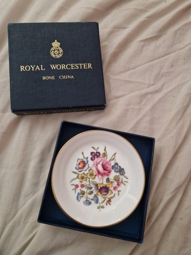 Vintage royal worcester - worcester, fine
