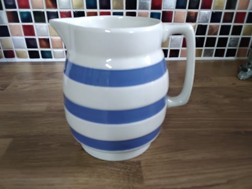 Blue and white - white, 1