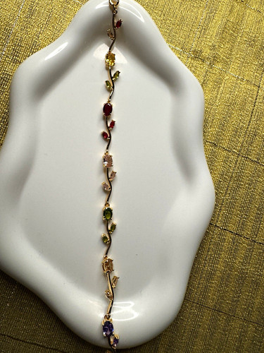 Gold tone tulip chain bracelet - gold,