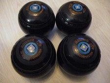 BOWLS-SET OF 4 BOWLS, ALMARK CLUBMASTER SIZE 5M Good Clean Condition