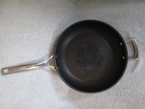Creuset non stick - le,