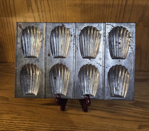 Vintage metal french madeleine - vintage,