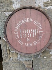 Lovely 1990 Glenmorangie Whisky Barrel lid 25" w/End Hoop Braced ready to hang