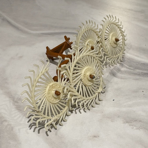 Grass collector wheel slightly