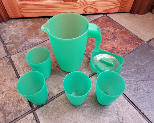 Plastic jug with beakers - plastic,