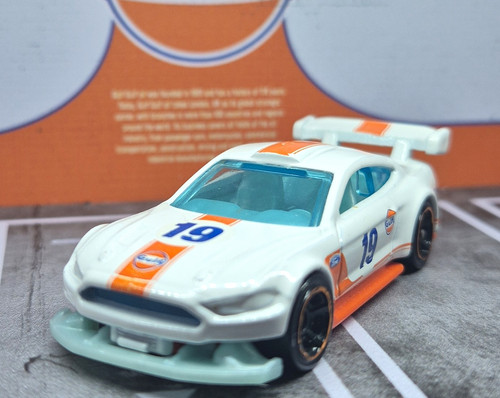 Hot wheels custom ford - hot,