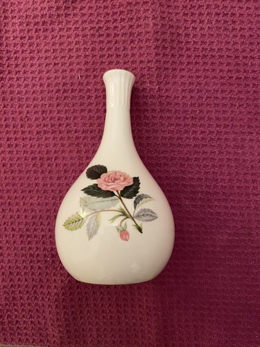 Wedgwood bud vase - wedgwood, hathaway