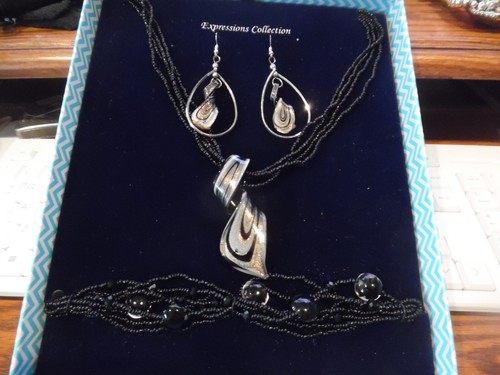 Bella perlina necklace - perlina,