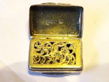 Silver and gilt William IV Vinaigrette by Thomas Shaw, Birmingham 1832. 