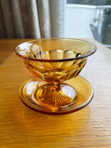 Attractive vintage amber glass - vintage,