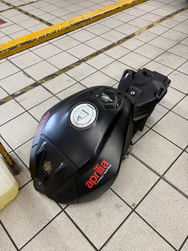 Aprilia rsv4 2015 - rsv4, tank