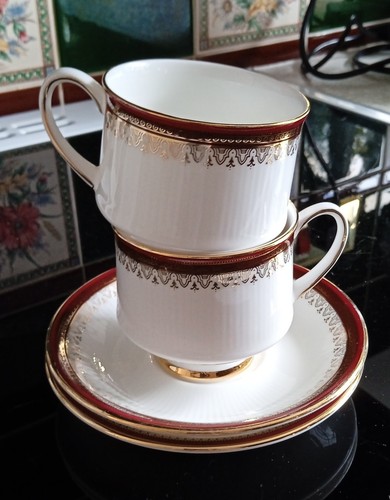 Cups and saucers royal - 2x,