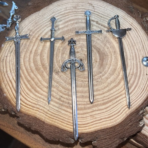 Dolls house medieval metal - dolls,