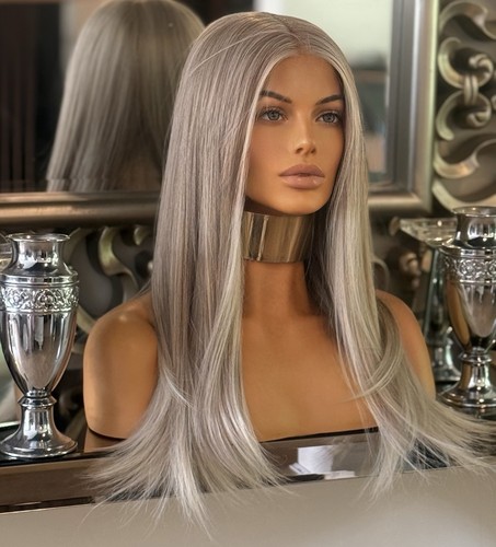 Blonde lace front - front, new