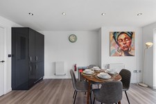 4X Dining Chairs Faux leather Padded Seat Metal Legs Kitchen Home - used, Airbnb