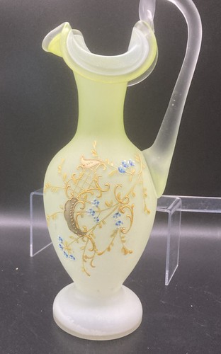 Stunning glass ewer - , green