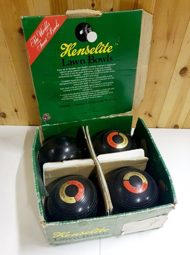 Henselite lawn bowls set - bowls,