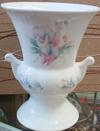Lovely aynsley urn - lovely,