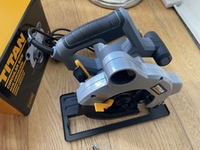 Titan TTB874CSW 240V 1200W