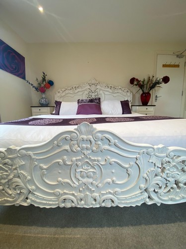 White rococo bed - white,