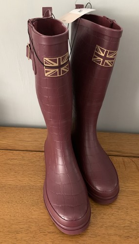 Bnwt burgundy red croc - bnwt,