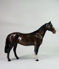 Vintage BESWICK Huntsman Bay Brown Gloss Standing Horse Figurine No.1484