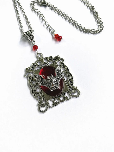 Goth bat cameo vampire pendant - goth,