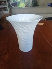 Kaiser White Porcelain Vase