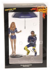 1:12 Minichamps Driver Valentino Rossi & Girl Umbrella 2004 313040001 Model