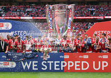 PLAY OFF TROPHY PHOTO CHARLTON ATHLETIC  TEAM SQUAD 2025 WEMBLEY FRAMED LEAGUE 1