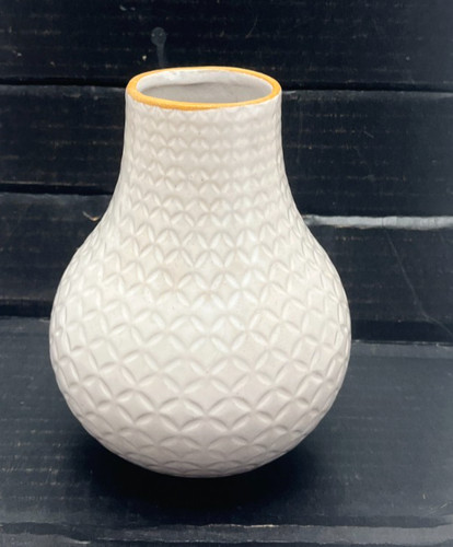 Burton textured cream - textured,