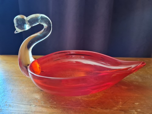 Glass swan bon - bon, dish