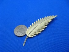 Lovely Gold Tone Large Feather/Leaf Brooch.