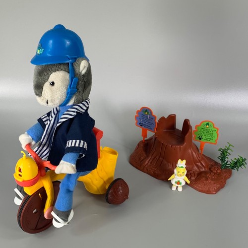 Acorn green toy - acorn, bobby