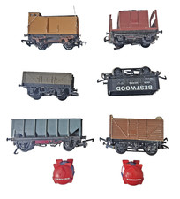 Rack Of 6 Tri-ang Hornby Dublo