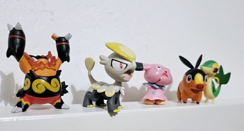 Pokemon figure bundle - pokemon,