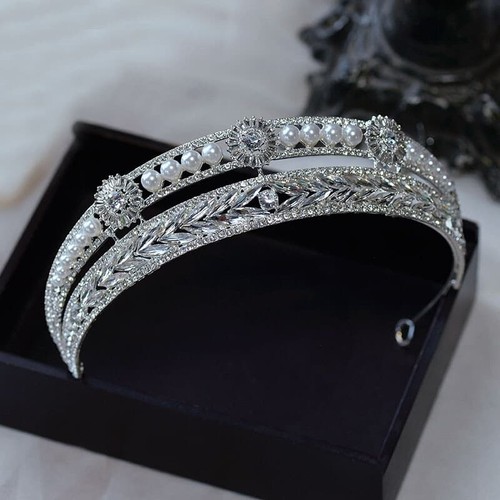 4cm tall crystal - pearl, tiara