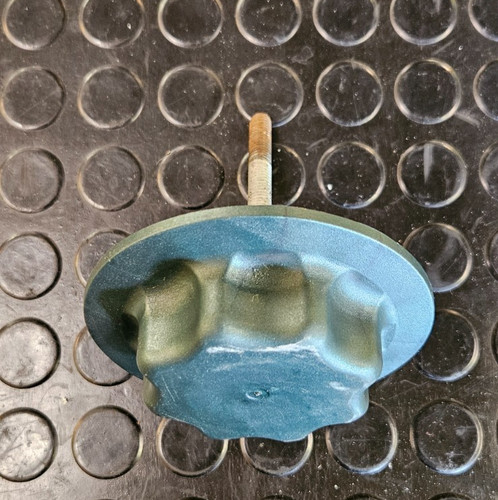Mgf spare wheel securing - tf,