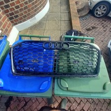 AUDI A5 / S5 B9 8W6 2016-2019 RS5 NEW STYLE HONEYCOMB GRILL GLOSS BLACK