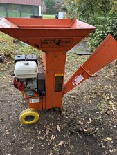 Bearcat wood chipper shredder. 