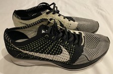 NIKE FLYKNIT RACER BLACK WHITE