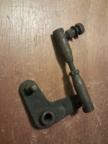 Vintage carburettor throttle